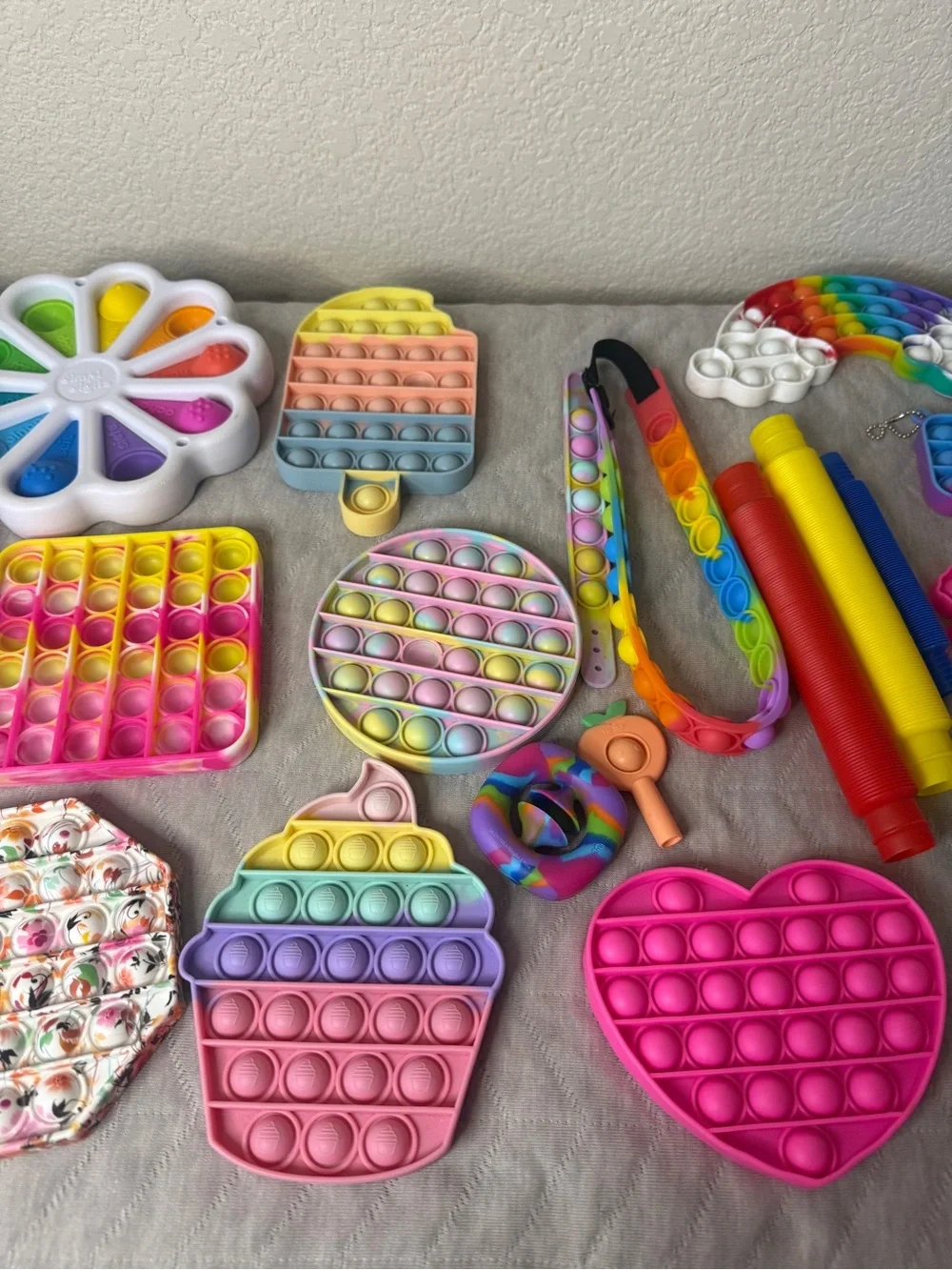 Assorted Colorful Pop It Fidget Toy Bundle Dimpl Digits Spanish English Cute